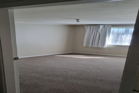 Photo of property in 15f1 Bloomsbury Grove, Newlands, Wellington, 6037