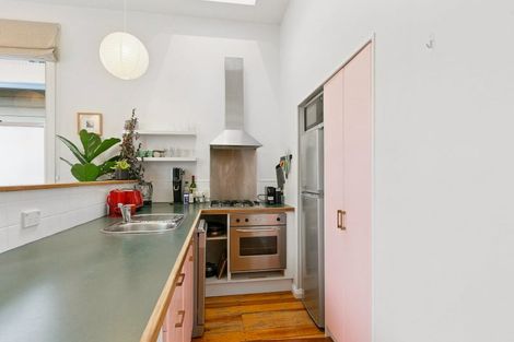 Photo of property in 5 Carrington Street, Mount Cook, Wellington, 6021