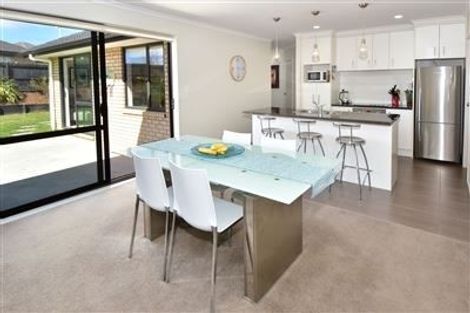 Photo of property in 19 Seamount Drive, Red Beach, 0932