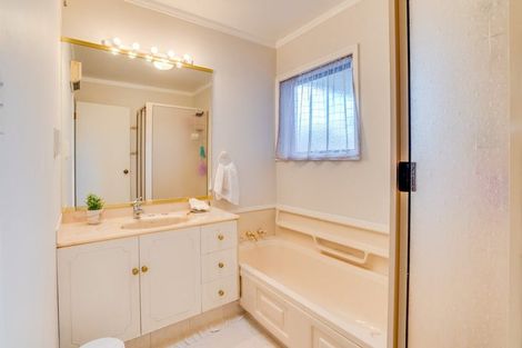 Photo of property in 2/18 Milton Road, Orewa, 0931