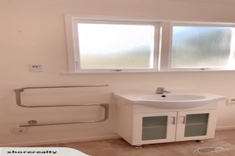 Photo of property in 20 Lake Road, Northcote, Auckland, 0627