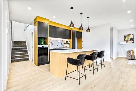 Photo of property in 63 Mcindoe Road, Kumeu, 0810