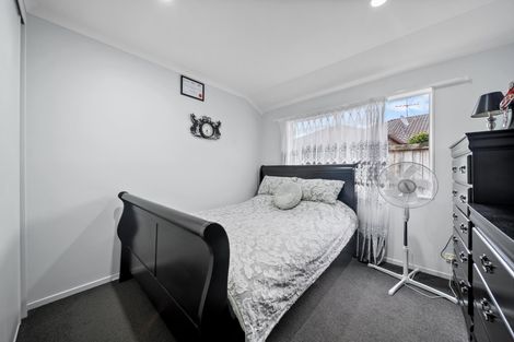 Photo of property in 35 Croftview Road, Wattle Downs, Auckland, 2103