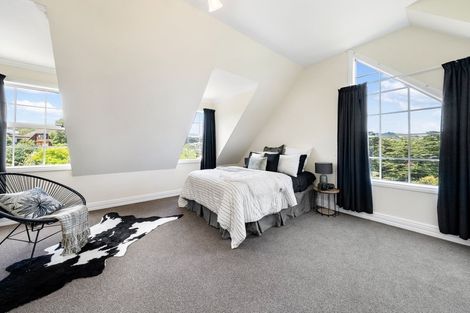 Photo of property in 24 Saunders Close, Whitby, Porirua, 5024