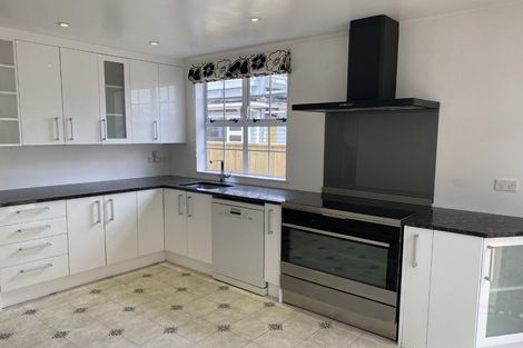 Photo of property in 12 Leighton Avenue, Waiwhetu, Lower Hutt, 5010