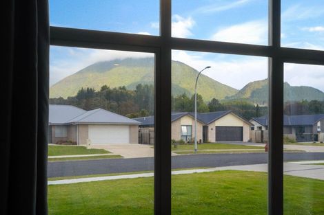 Photo of property in 11 Tiwhatiwha Crescent, Kawerau, 3127