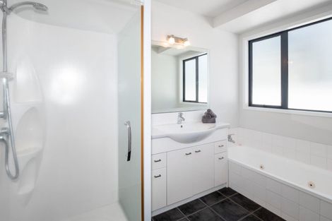 Photo of property in 156 Marine Parade, Mount Maunganui, 3116