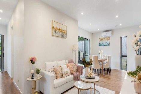 Photo of property in 2 Creswell Lane, Papakura, 2110