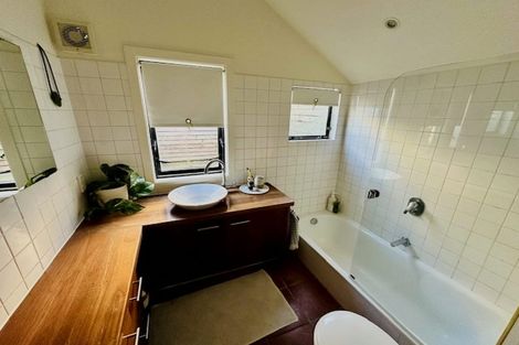 Photo of property in 19 Shannon Street, Mount Victoria, Wellington, 6011