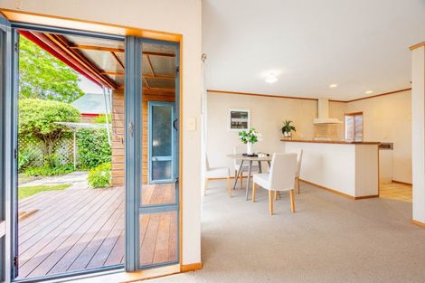 Photo of property in 2/411 Eastbourne Street East, Hastings, 4122