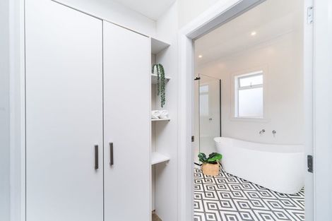 Photo of property in 37 Miro Street, Takaro, Palmerston North, 4410