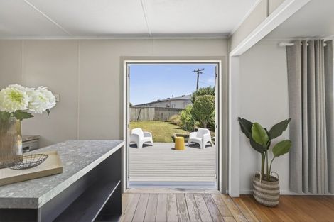 Photo of property in 10 Chard Street, Westown, New Plymouth, 4310