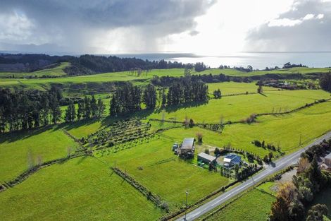 Photo of property in 77 Patons Rock Road, Patons Rock, Takaka, 7182