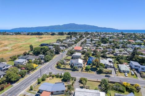 Photo of property in 3 Walton Road, Paraparaumu Beach, Paraparaumu, 5032