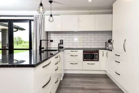 Photo of property in 18 Smith Road, Horsham Downs, Hamilton, 3281