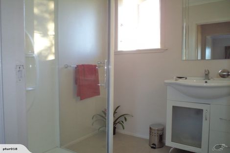 Photo of property in 1/52 Harrington Road, Henderson, Auckland, 0610