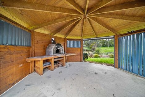 Photo of property in 131 Foster Road, Kumeu, 0891