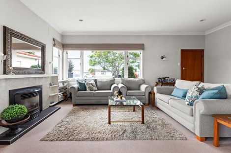 Photo of property in 153 Gloucester Street, Taradale, Napier, 4112