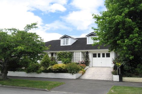 Photo of property in 15 Highfield Place, Avonhead, Christchurch, 8042
