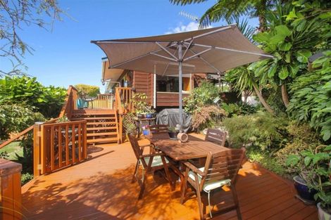 Photo of property in 2/9 Bronzewing Terrace, Unsworth Heights, Auckland, 0632