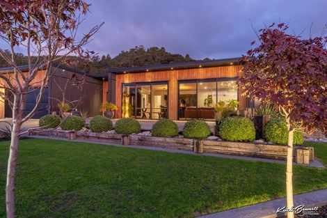 Photo of property in 8 Fenwick Crescent, Wallaceville, Upper Hutt, 5018