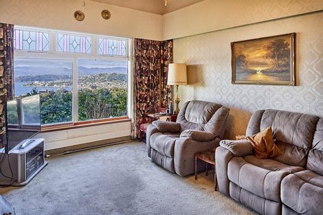 Photo of property in 30 Harbour View Road, Northland, Wellington, 6012