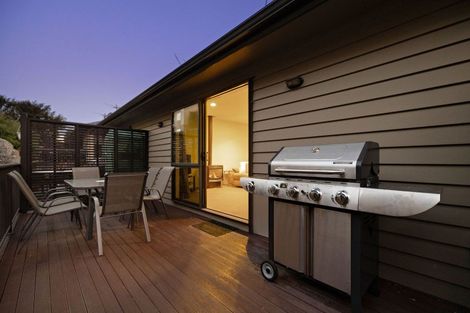 Photo of property in Arno Apartment, 9/8 Mckerrow Place, Sunshine Bay, Queenstown, 9300