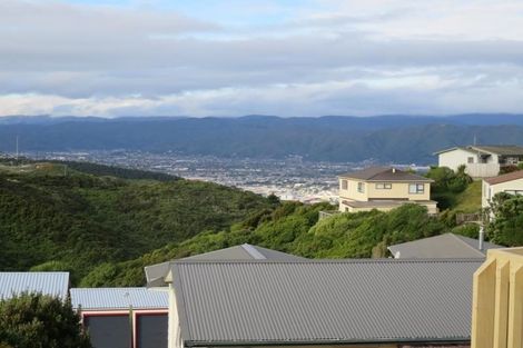 Photo of property in 23a Sunhaven Drive, Newlands, Wellington, 6037