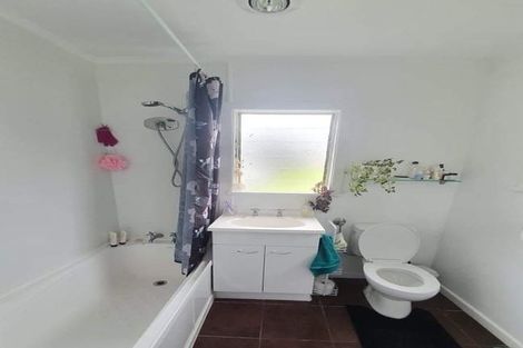 Photo of property in 59 Woodside Road, Massey, Auckland, 0614