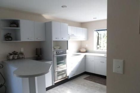 Photo of property in 16 Ellwood Place, Churton Park, Wellington, 6037
