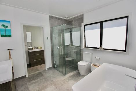 Photo of property in 70 Leeward Drive, Whitianga, 3510