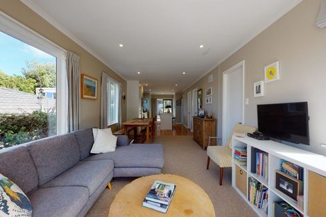 Photo of property in 140 Severn Street, Island Bay, Wellington, 6023