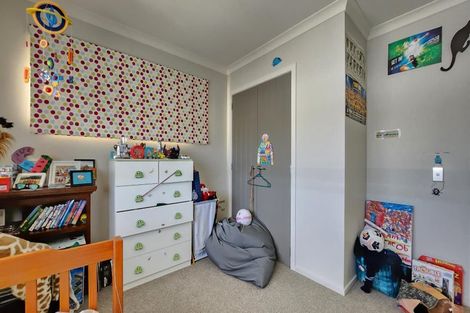 Photo of property in 66 Aotea Drive, Aotea, Porirua, 5024