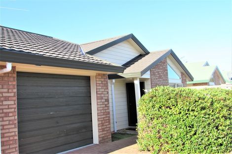 Photo of property in Miramar Villas, 3u5 Byron Street, Miramar, Wellington, 6022