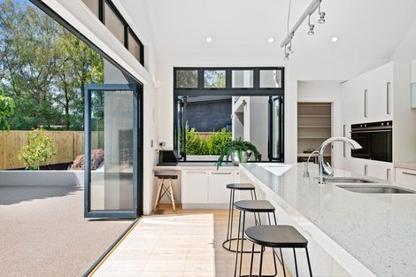 Photo of property in 105 Gladstone Road, Dalmore, Dunedin, 9010