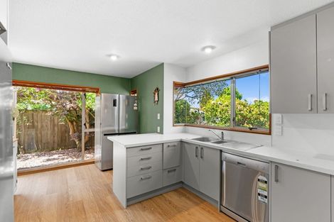 Photo of property in 31 Glenharrow Avenue, Avonhead, Christchurch, 8042