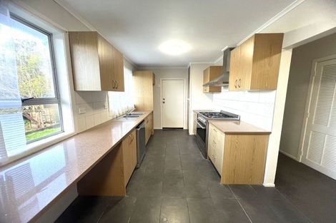 Photo of property in 58 Sunnyside Road, Sunnyvale, Auckland, 0612