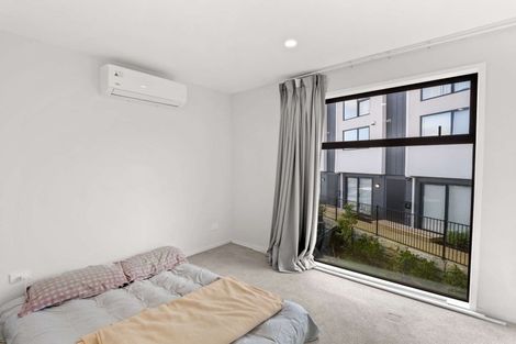 Photo of property in 2 Mikoikoi Crescent, Mangere Bridge, Auckland, 2022