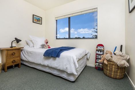 Photo of property in 12b/1 Coronation Street, Belmont, Auckland, 0622