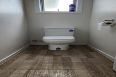 Photo of property in 110 Lauderdale Road, Birkdale, Auckland, 0626