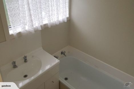 Photo of property in 30 Faith Bullock Place, New Lynn, Auckland, 0600