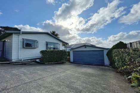 Photo of property in 39 Amberley Avenue, Te Atatu South, Auckland, 0610