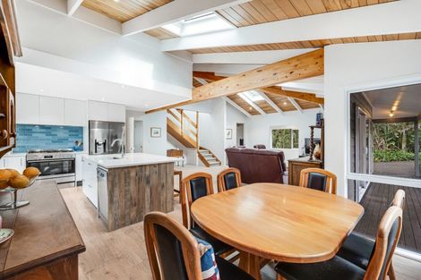 Photo of property in 92a Beach Road, Mellons Bay, Auckland, 2014