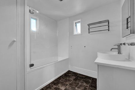 Photo of property in 426 Cardiff Road, Pembroke, Stratford, 4391