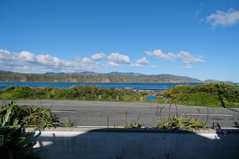 Photo of property in 174 Breaker Bay Road, Breaker Bay, Wellington, 6022