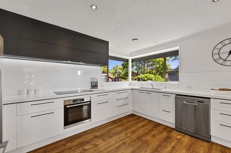 Photo of property in 14 Creese Place, Redwood, Christchurch, 8051