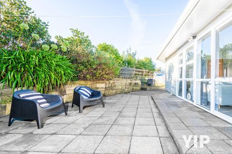 Photo of property in 9 Omega Street, Newlands, Wellington, 6037