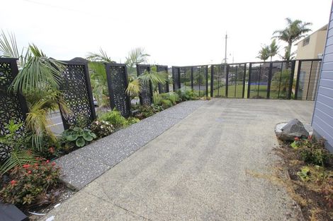 Photo of property in 15 Newbury Place, Schnapper Rock, Auckland, 0632