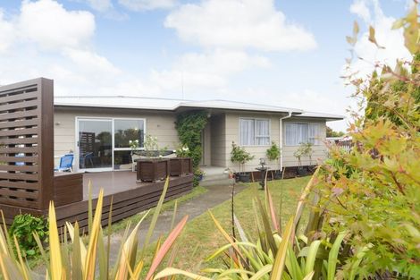 Photo of property in 10 Hillcrest Drive, Kelvin Grove, Palmerston North, 4414