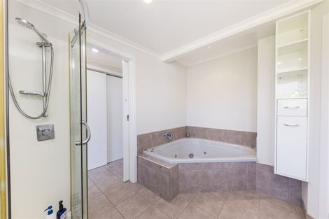 Photo of property in 14 Lewis Place, Highbury, Palmerston North, 4412